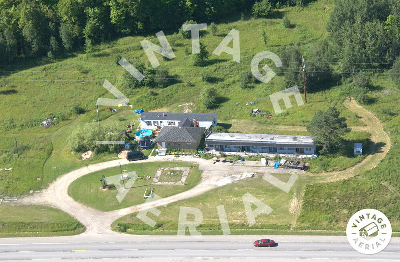 Undetermined Newberry Twin Lakes Motel - 2003 (newer photo)